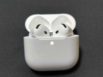 Б/в Навушники Apple airpods 4 with active noise cancellation 01-201051434