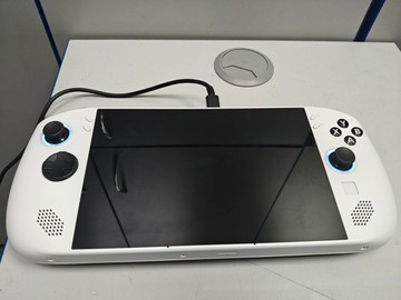 Б/в Ігрова приставка Lenovo legion go s 8arp1 ryzen z2 go/32/1tb 01-201067750