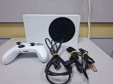 Б/у Игровая приставка Microsoft xbox series s 512gb 01-201092213