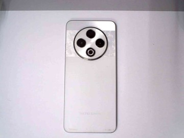 Б/в Мобільний телефон Tecno spark 30 kl6 8/128gb 01-201134453