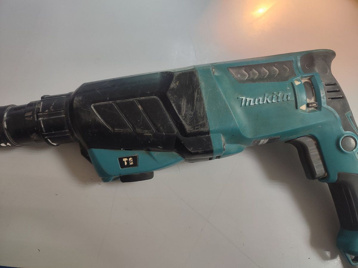 Makita hr2630t
