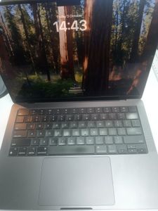 01-200745641: Apple macbook pro 14" late 2023