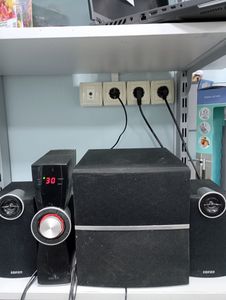 01-200628087: Edifier c2xd