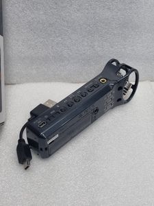 01-200780420: Zoom h1