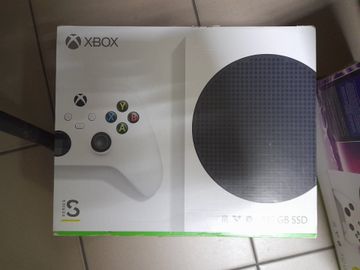 01-200792490: Microsoft xbox series s 512gb