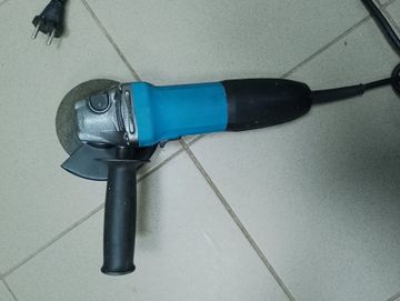 Б/у Угловая шлифмашина Makita ga5030 01-200819767