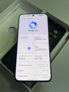 Б/у Мобильный телефон Honor 200 12/512gb 01-200859227