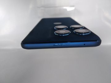 Б/в Мобільний телефон Motorola moto edge 60 pro 12/512gb 01-200862856