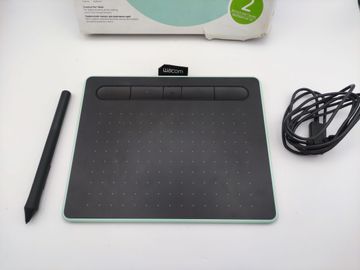 Б/у Графический планшет Wacom intuos s bluetooth ctl-4100wl 01-200872323