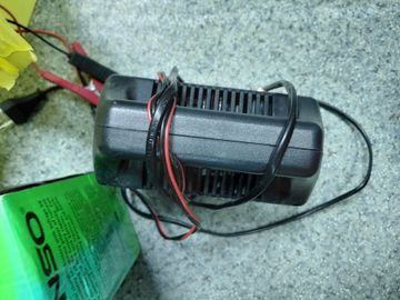 Б/у Автомобильное зарядное устройство Winso 139060 01-200909303