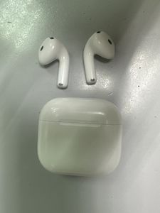 Б/в Навушники Apple airpods 4 with active noise cancellation 01-200919788