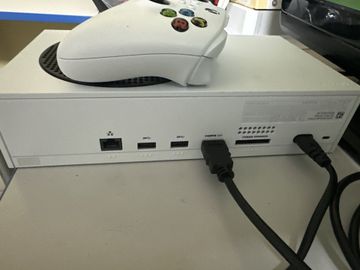 Б/у Игровая приставка Microsoft xbox series s 512gb 01-200919698