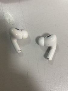 Б/в Навушники Apple airpods pro 2nd generation with magsafe charging case usb-c 01-200924307
