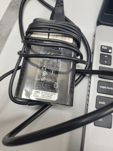 Б/в Ноутбук Dell 15/core i5-10310u ddr4/16gb ddr4/ssd 512 gb/*інтегрована 01-200937250