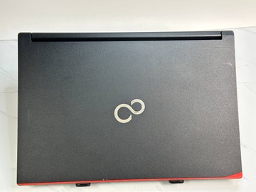 Б/в Ноутбук Fujitsu 14/core i5 6200u ddr3/8gb ddr3/hdd *відсутній/ssd 240 gb/*інтегрована 01-200947333