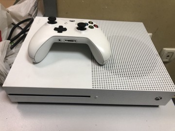 Б/в Ігрова приставка Microsoft xbox one s 1tb 01-200999350