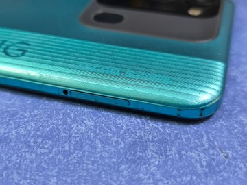 Б/в Мобільний телефон Tecno spark 8c kg5k 4/128gb 01-201001225