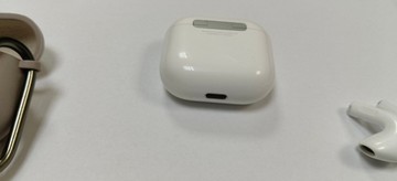 Б/в Навушники Apple airpods 4 01-201101634