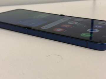 Б/в Мобільний телефон Samsung galaxy flip7 12/512gb 01-201110415