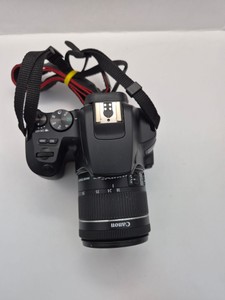 Б/в Фотоапарат Canon eos 250d kit 01-201116371