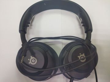 01-200508033: Steelseries arctis nova 1