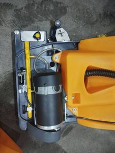 Б/у Підлогомиюча акумуляторна машина Taski swingo 350 01-200749710