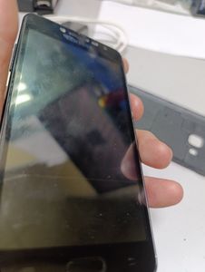 Б/в Мобільний телефон Samsung galaxy j2 prime sm-g532f 01-200811644