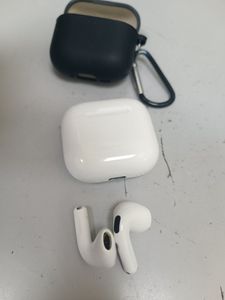 Б/в Навушники Apple airpods 4 with active noise cancellation 01-200821213