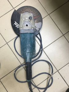 Б/у Угловая шлифмашина Makita ga9020s 01-200832988