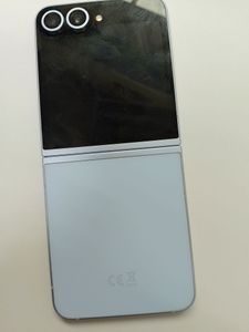 Б/в Мобільний телефон Samsung galaxy flip6 12/256gb 01-200884498