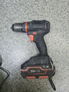 Б/в Набір інструментів Dnipro-M cd-201hbc compact/ dga-202sbc 2акб 4ah зп 01-200885798