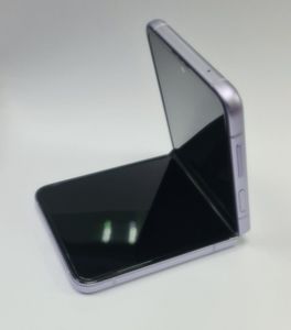 Б/в Мобільний телефон Samsung galaxy z flip3 5g sm-f711b 8/128gb 01-200918438