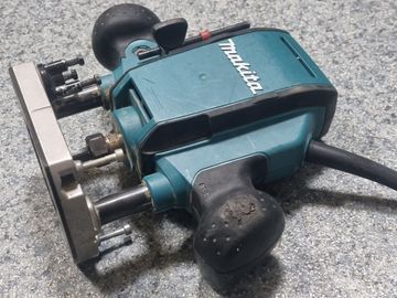Б/в Фрезер Makita rp0900 01-200919040