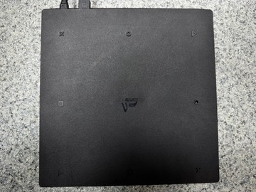 Б/в Ігрова приставка Sony playstation 4 pro 1tb 01-200963348