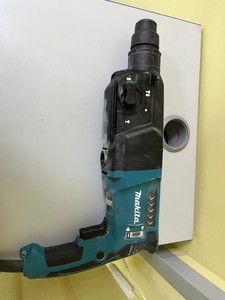 Б/в Перфоратор Makita hr2652 з системою пиловидалення 01-201041190