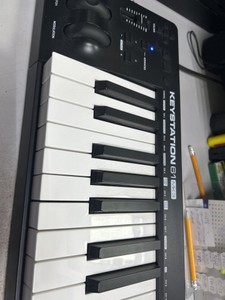 Б/в Midi-клавіатура M-Audio keystation 61 mk3 01-201053099