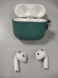 Б/в Навушники Apple airpods 4 with active noise cancellation 01-201126331