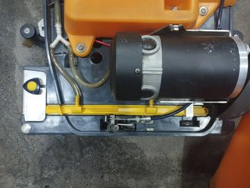 Б/у Підлогомиюча акумуляторна машина Taski swingo 350 01-200749710