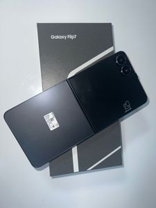 Б/у Мобильный телефон Samsung galaxy flip7 12/256gb 01-200832680