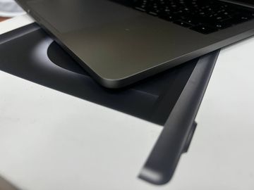 Б/у Ноутбук Apple macbook pro a1989 13,3" core i5 2,4ghz/ram8gb/ssd256gb/iris plus graphics 655 01-200835304