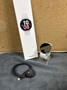 Б/у Смарт-часы Samsung galaxy watch5 44mm 01-200900814