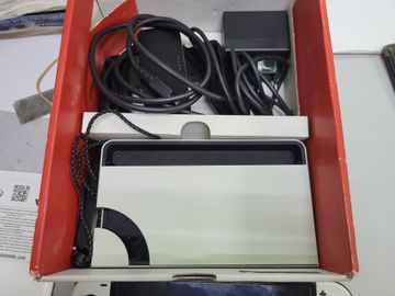 Б/у Игровая приставка Nintendo switch oled 01-200912187