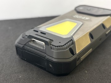 Б/в Мобільний телефон Unihertz tank mini 8/256gb 01-201003744
