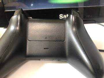 Б/в Ігрова приставка Microsoft xbox one x 1tb 01-201031759