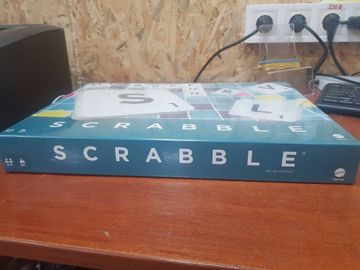 16-000208466: Scrabble y9593