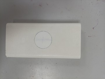 Б/в Зарядний пристрій Xiomi 20 k gendalf white 01-201050316