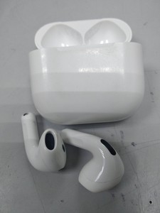 Б/в Навушники Apple airpods 4 with active noise cancellation 01-201126540