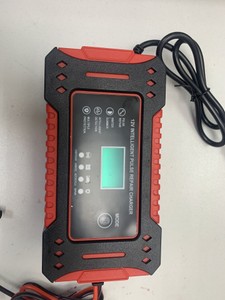 Б/в Автомобільний зарядний пристрій Battery Charger 12v 6a 01-201156971