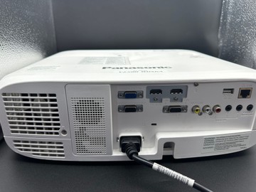 Б/в Проектор Panasonic pt-vz580 01-200891084