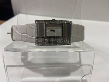 01-18982443: Dkny ny-3963